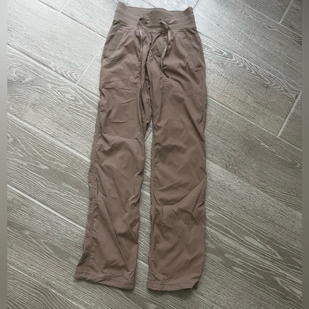 Lululemon women’s drawstring pants size 0